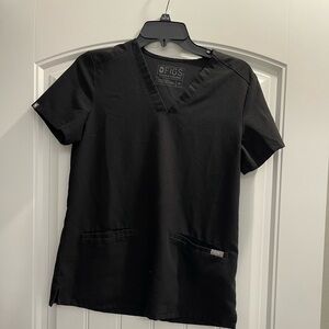 Figs Women's Black "Casma" 3 Pocket Scrub Top Style FW1100 Size XS